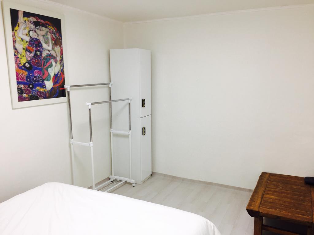 Guest house Woman Alibaba Female Only *